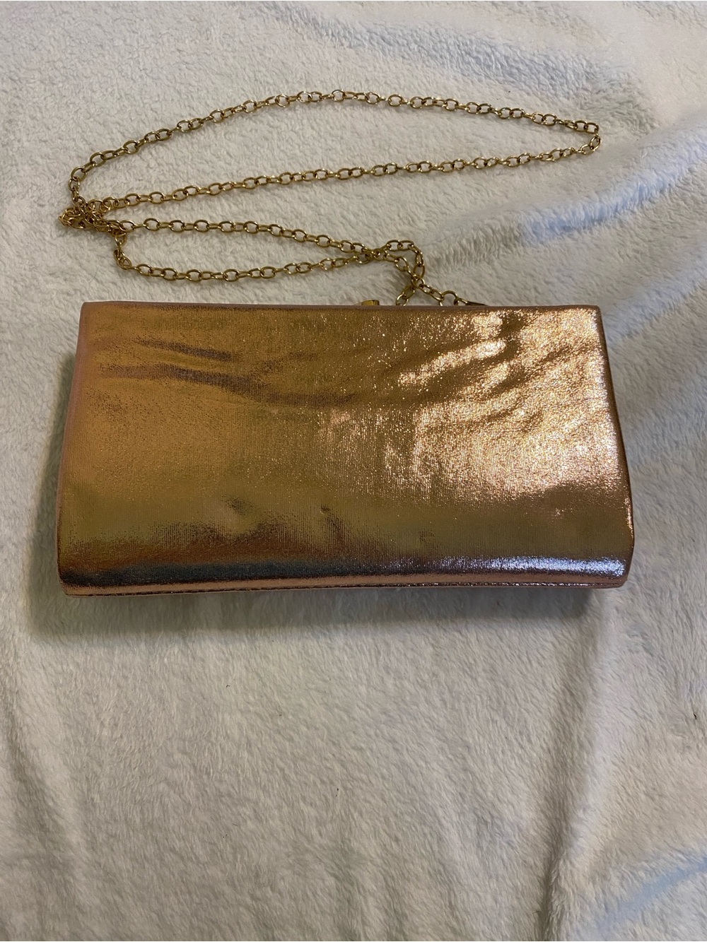 Source Unknown Rose Gold Metallic Pleated Clutch with Chain Strap - Picture 2 of 3
